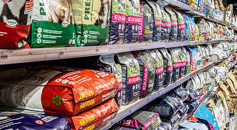 Groot assortiment diervoeding